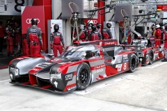 Pro sezonu 2016 byly vozy Audi R18 TDI zcela přestavěny, hybridní soustava dostala akumulátory Li-Ion místo setrvačníku