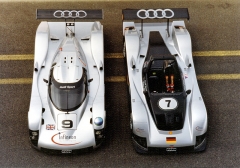 Do 24 h Le Mans 1999 nastoupily vozy odlišných typů, Audi R8C (coupé) a R8R (roadster)