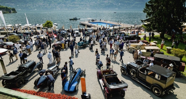 Luxusní prostředí Villa d’Este na břehu jezera Como dodává celé akci specifickou atmosféru Luxusní prostředí Villa d’Este na břehu jezera Como dodává celé akci specifickou atmosféru