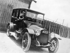 Mitsubishi model A byl prvním japonským automobilem, sériově vyráběným ve velké továrně (od roku 1917)