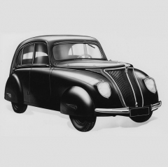 Aerodynamická Praga Super Piccolo debutovala v únoru 1935 v Berlíně. Sedan měl kryty kol, přední se natáčely spolu s koly. Ze zaoblené zádi aerodynamického vozu vystupoval jen kryt rezervy