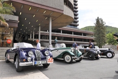 Jedny z nejstarších vozů na startu: Jaguar XK 140, Praga Baby, BMW 328 a BMW 319/1