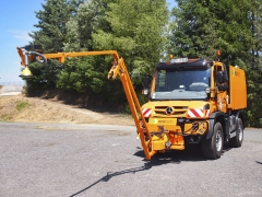 Novinka Unimog U 323 s nástavbou Eco MultiWash