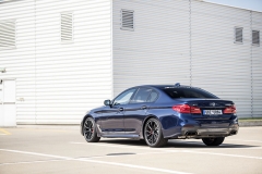 Dynamika verze M550i je fenomenální, přesto ale existuje prostor pro M5 (0 – 100 km/h za 3,4 s)