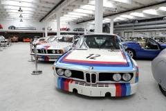 Závodní BMW 3.0 CSL v typickém bojovém zbarvení