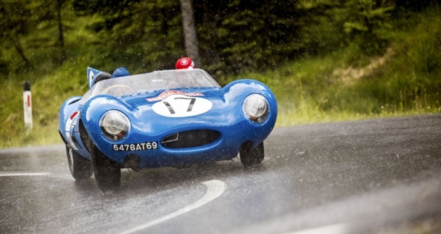 Závodní Jaguar D-Type se vyráběl v letech 1954 až 1957. Pohání jej řadový šestiválec 3,4 litru