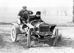 Delage typu D na jednom z prvních závodů Coupe de l’Auto 1906 (kapalinou chlazený jednoválec De Dion-Bouton 939 cm3)