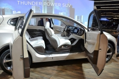 Čínská společnost Thunder Power také ponejprv ukázala luxusní elektrické SUV, prototyp „Alfa“, jehož design inspirovaný filozofií zen má „na svědomí“ firemní milánské studio