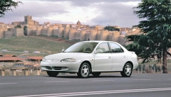 Hyundai Elantra druhé generace (výroba v letech 1995 – 2000)