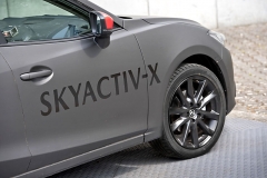 Jako první dostane motor Skyactiv-X i novou platformu budoucí generace Mazdy 3