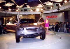 Světová premiéra Isuzu Vehicross na tokijském autosalonu 1993