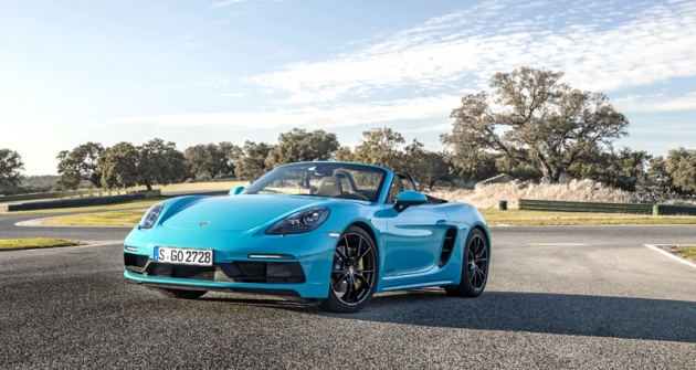 Verze GTS má standardně nárazník z programu příslušenství Sport Design s černou lištou na spodním okraji, světlomety mají zatmavené vnitřní plochy Verze GTS má standardně nárazník z programu příslušenství Sport Design s černou lištou na spodním okraji, světlomety mají zatmavené vnitřní plochy