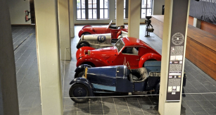 Francouzské národní automobilové muzeum připravilo výstavku automobilů Lambert k padesátému výročí veřejnosti neznámé značky