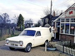 Verze panel van sloužila jako užitkový vůz pro převoz zboží. Měla větší brzdy a tužší listová pera