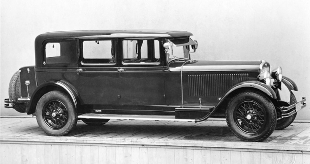 Limuzína Škoda 860, představená koncem října 1929 na pražském autosalonu