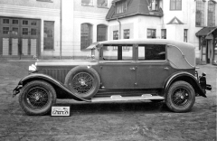 Čtyřdveřový kabriolet Škoda 860 karosovaný firmou Petera ve Vrchlabí (1930)