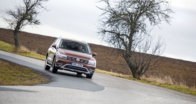 Testovaný vůz byl vybaven příplatkovým paketem Off-road, vynikajícím například bočními nášlapy a optickou ochranou spodní hrany předního nárazníku