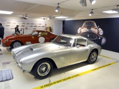 Ferrari 250 GT Berlinetta SWB (Passo Corto), jeden z nejslavnějších typů Gran Turis­mo (model 1959 s výkonem 206 kW/280 k)