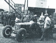 Původní sportovní vůz Z 18 v provedení S30 zasáhl též do dění I. ročníku mezinárodních závodů na Masarykově okruhu.