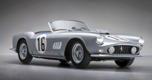 Druhý nejdražší vůz z loňských aukcí: Ferrari 250 GT LWB California Spyder Competizione z roku 1959