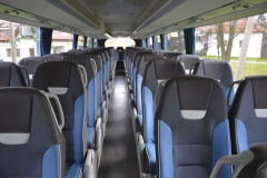Interiér autobusu je vybaven novými typy sedaček pro cestující