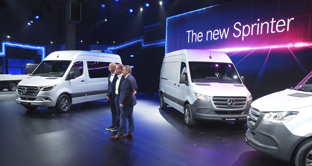 Světová premiéra automobilu Mercedes-Benz Sprinter třetí generace v Duisburgu Světová premiéra automobilu Mercedes-Benz Sprinter třetí generace v Duisburgu