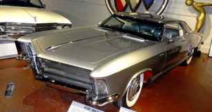 Buick Silver Arrow I Concept XP810, předobraz legendárního luxusního kupé Riviera (1963)