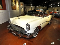 Buick Skylark V8, 50th Anniversary model 1953, představený k padesátinám značky