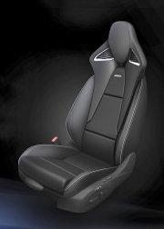 Vynikající sedadla testovaného vozu s elektrickým posuvem, vyhříváním i ventilací přijdou na 65 000 Kč (s koženým čalouněním je to o 35 000 Kč více)