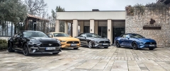 I nadále je Mustang v Evropě k dispozici se dvěma karoseriemi, dvěma motory a dvojicí převodovek. Po modernizaci z americké ­nabídky zmizel motor V6