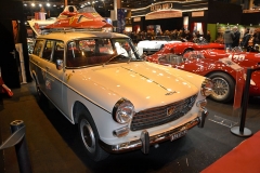 Peugeot 404 Break (1963) s kluzákem s motorem Ferrari na střeše sloužil od května 1963 do roku 1969 v závodní stáji Scuderia Ferrari