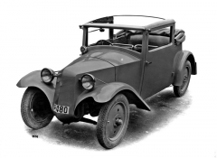 Prototyp polokabrioletu Tatra 57 z roku 1931 bez stupaček mezi blatníky