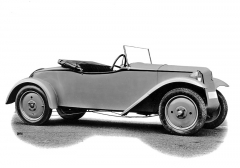 Sportovní roadster Tatra 57 z roku 1932 s dvířky jen na levém boku karoserie