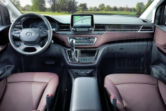 Hyundai poprvé nabízí pro modelovou řadu H-1 sloupek řízení nastavitelný výškově i podélně. Řidič si tak může nastavit optimální polohu volantu.