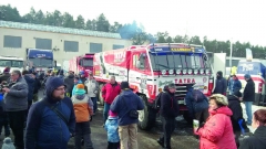 Muzejní Tatra z Kopřivnice budila v Sosnové zaslouženou pozornost.