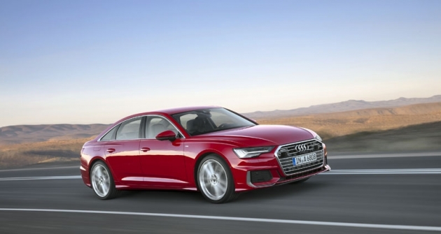 Audi A6 je evolucí svého typického stylu, jenž má nyní navíc několik ostrých linek. Výrazná jsou čidla v masce chladiče