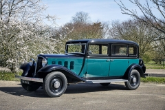 Naším největším zážitkem z oslav výročí značky Renault byla možnost řídit model Vivastella z roku 1933. Elegantní vůz pro vyšší vrstvy pohání šestiválec 3,2 litru (60 k)