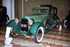 Duesenberg model X, vzácný exemplář osmiválce 74 kW (100 k), celkem vyrobeno jen 13 vozů v roce 1927