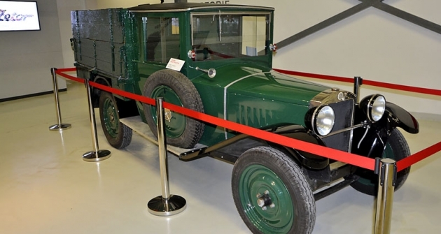 Technické muzeum v Brně zapůjčilo lehký, nezničitelný náklaďáček Z4/18 (výroba 1926 až 1930 v počtu asi 2000 kusů). S podvozky 4/18 jezdily sportovní i závodní automobily