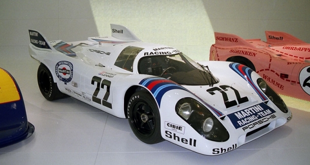 Porsche 917 LH vítězné posádky Helmut Marko/Gijs van Lennep ze slavného závodu 24 h Le Mans 1971 (dosáhli průměrné rychlosti 222,304 km/h)