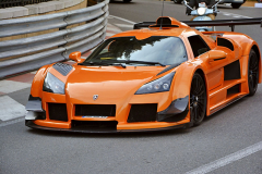 Gumpert Apollo v akci sjíždí zatáčkami od Casina při TMM07