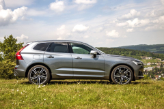 Dynamický profil modelu Volvo XC60 u testovaného vozu podtrhovala kola s průměrem 21 palců. Daní za jejich vizuální atraktivitu je omezený komfort