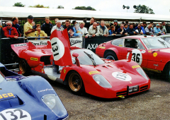 Situaci v Sebringu 1970 zachránil druhý vůz (1026), Andretti přesedl k posádce Giunti/ /Vaccarella a vyhráli (vůz vlastní Nick Mason, snímek z Goodwoodu 2000)