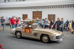 Nadčasově krásný Mercedes-Benz 300 SL „Gullwing“ s výklopnými dveřmi