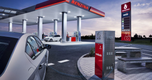 Přes 56 procent počtu čerpacích stanic v ČR patří společnosti Benzina
