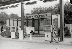 Benzina na začátku šedesátých let