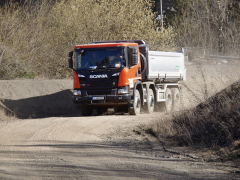 Sklápěč Scania P 450 8x4