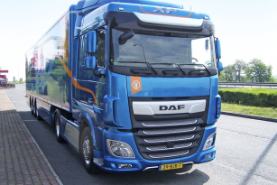 Testovaný DAF XF 480 FT s třínápravovým plně naloženým návěsem