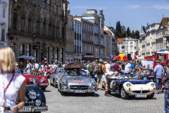 Náměstí města Steyr nabídlo příležitost prohlédnout si všechny automobily na jednom místě v prostředí historického centra