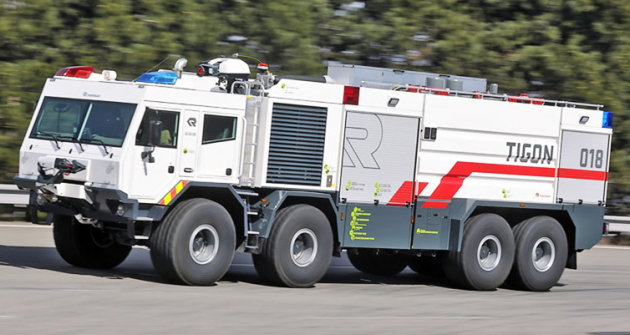 TATRA TIGON je hasičský speciál s nástavbou Rosenbauer